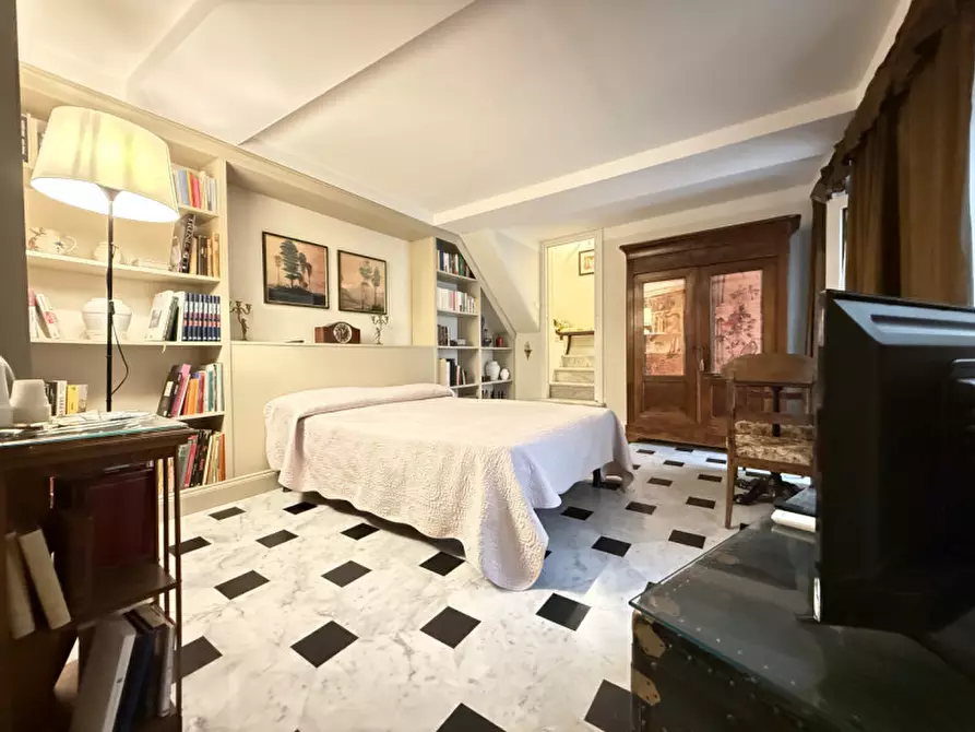 Immagine 15 di Appartamento in vendita  in Via Della maddalena a Genova