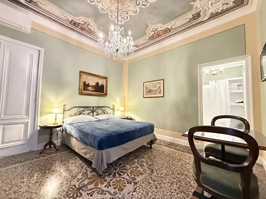 Immagine 21 di Appartamento in vendita  in Via Della maddalena a Genova