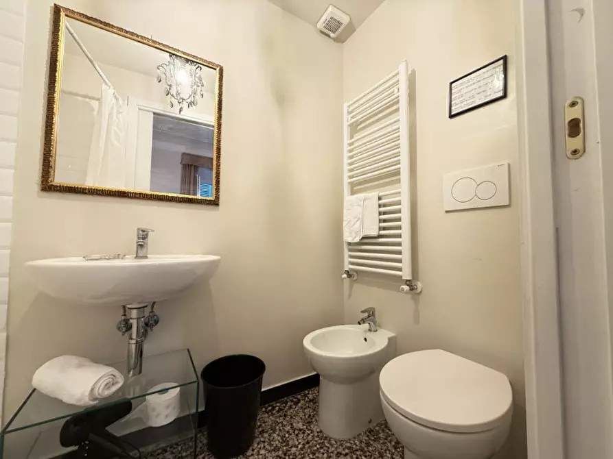 Immagine 27 di Appartamento in vendita  in Via Della maddalena a Genova