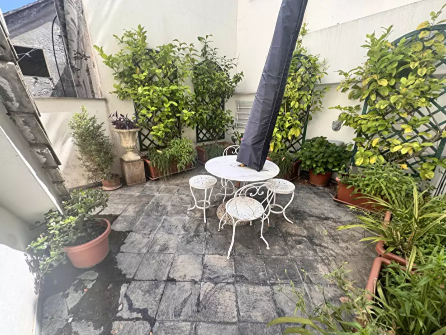 Immagine 40 di Appartamento in vendita  in Via Della maddalena a Genova