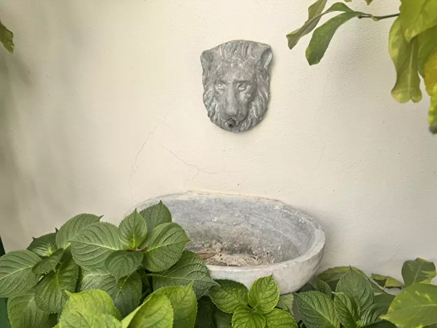 Immagine 42 di Appartamento in vendita  in Via Della maddalena a Genova