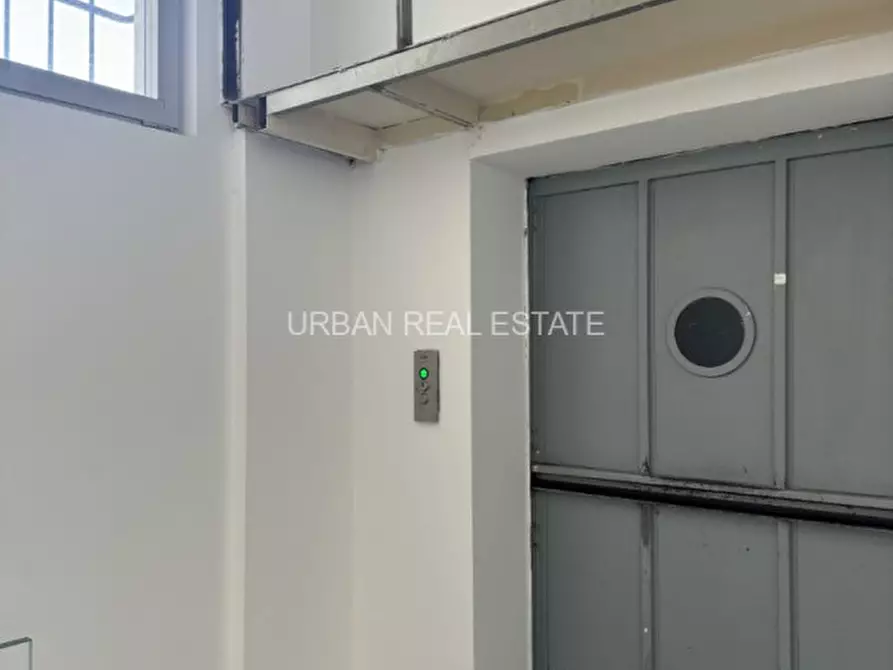 Immagine 13 di Negozio in vendita  in Via Flavia 5 a Trieste