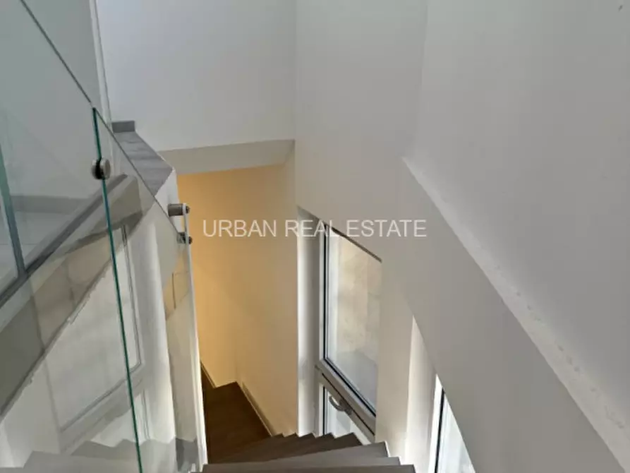 Immagine 14 di Negozio in vendita  in Via Flavia 5 a Trieste