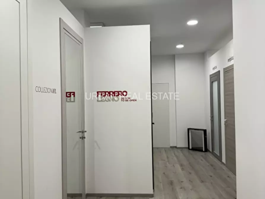 Immagine 17 di Negozio in vendita  in Via Flavia 5 a Trieste