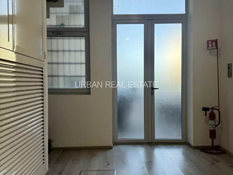 Immagine 19 di Negozio in vendita  in Via Flavia 5 a Trieste