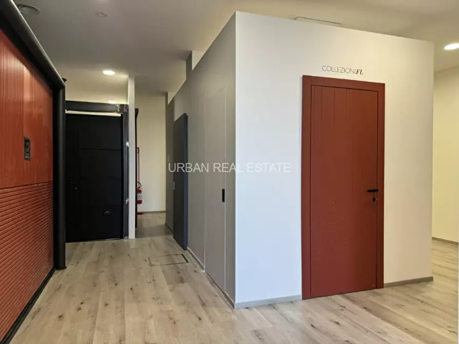 Immagine 20 di Negozio in vendita  in Via Flavia 5 a Trieste