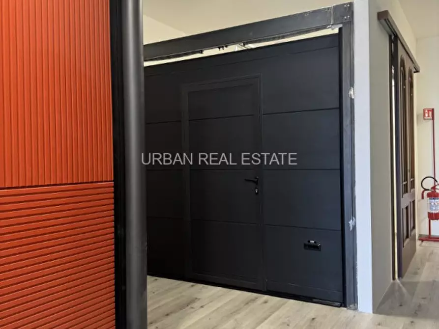 Immagine 21 di Negozio in vendita  in Via Flavia 5 a Trieste