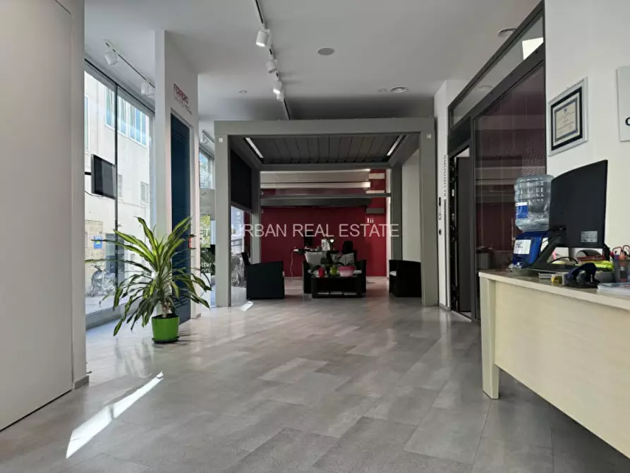 Immagine 23 di Negozio in vendita  in Via Flavia 5 a Trieste