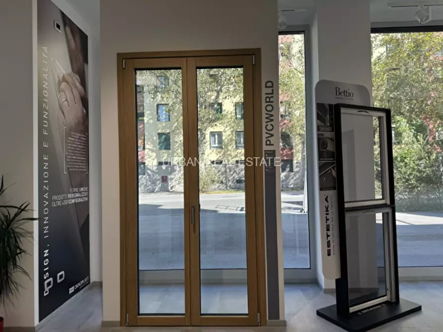 Immagine 32 di Negozio in vendita  in Via Flavia 5 a Trieste