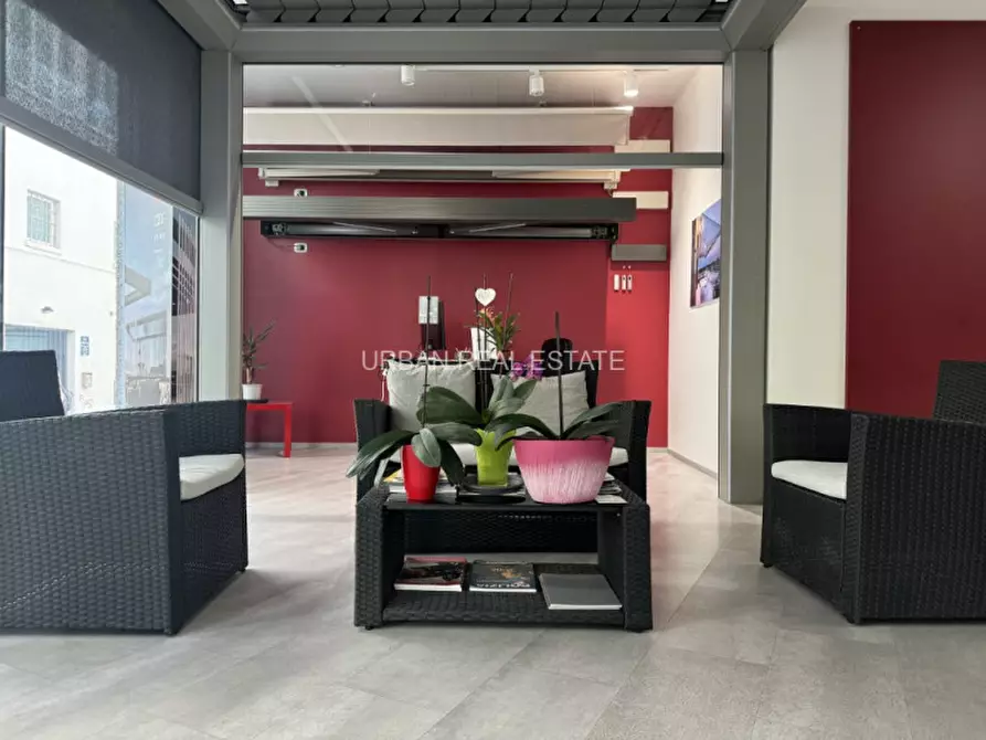 Immagine 34 di Negozio in vendita  in Via Flavia 5 a Trieste