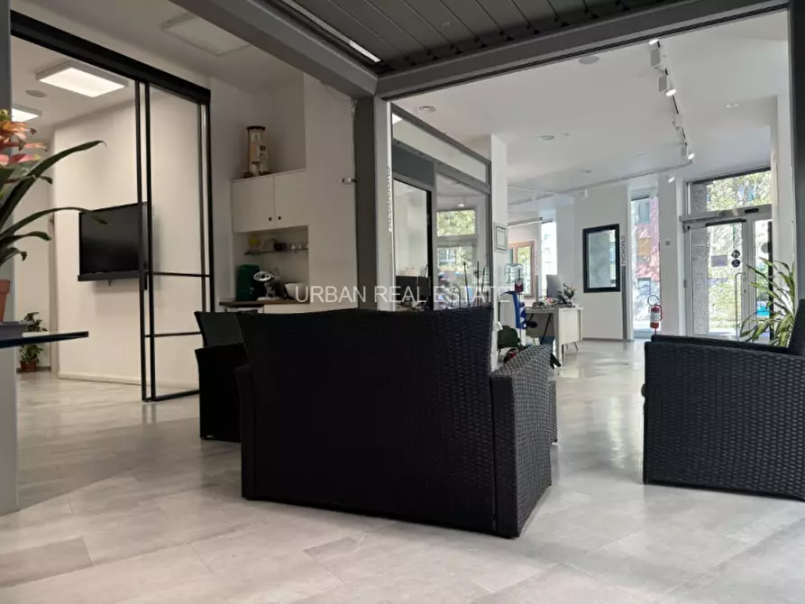 Immagine 45 di Negozio in vendita  in Via Flavia 5 a Trieste