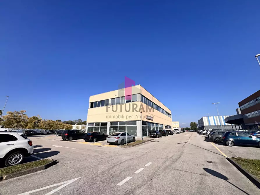 Immagine 2 di Ufficio in affitto  a Vicenza