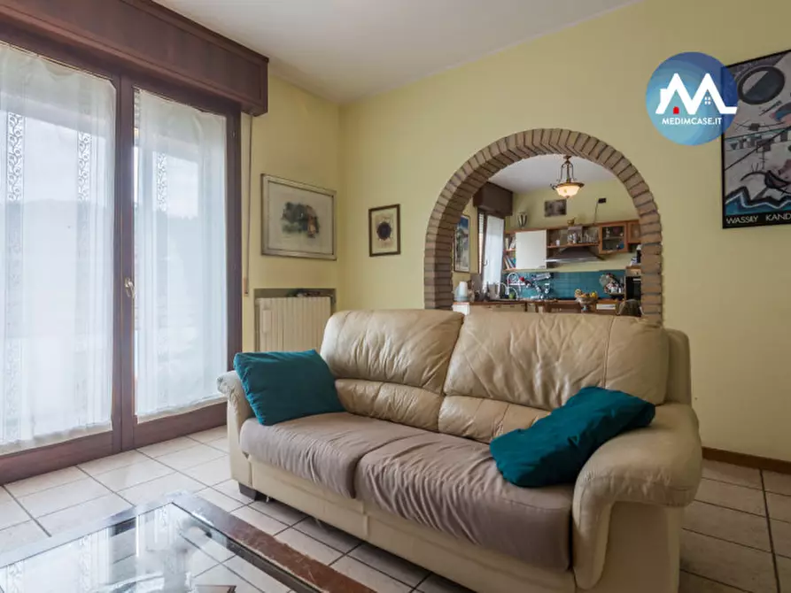 Immagine 1 di Casa quadrifamiliare in vendita  in Via Carlo Farini a Pesaro