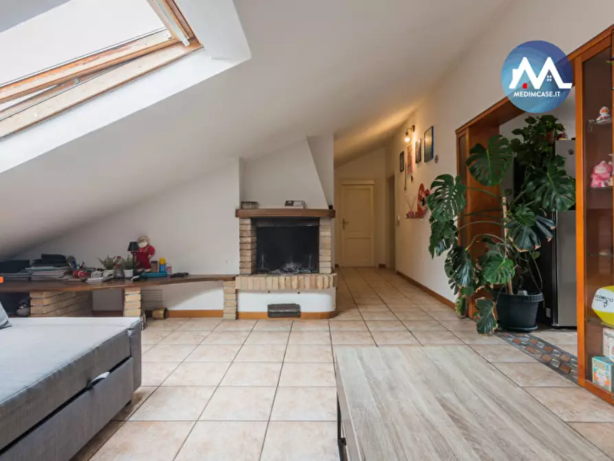 Immagine 1 di Casa quadrifamiliare in vendita  in Via Carlo Farini a Pesaro