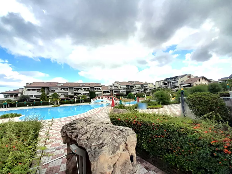 Immagine 1 di Appartamento in vendita  in Via Giulio Cesare 2 a Desenzano Del Garda