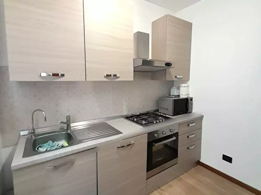 Immagine 4 di Appartamento in vendita  in Via Giulio Cesare 2 a Desenzano Del Garda