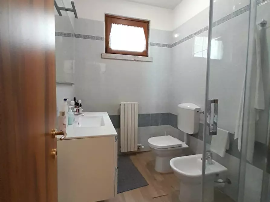 Immagine 5 di Appartamento in vendita  in Via Giulio Cesare 2 a Desenzano Del Garda