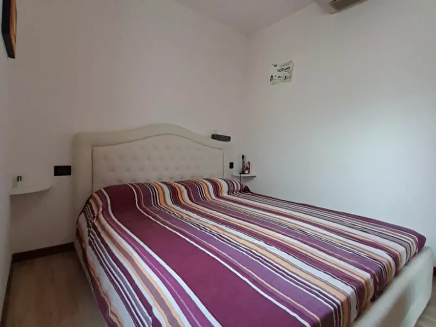 Immagine 9 di Appartamento in vendita  in Via Giulio Cesare 2 a Desenzano Del Garda