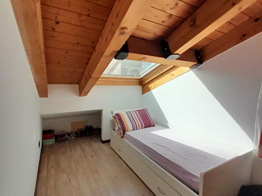 Immagine 11 di Appartamento in vendita  in Via Giulio Cesare 2 a Desenzano Del Garda