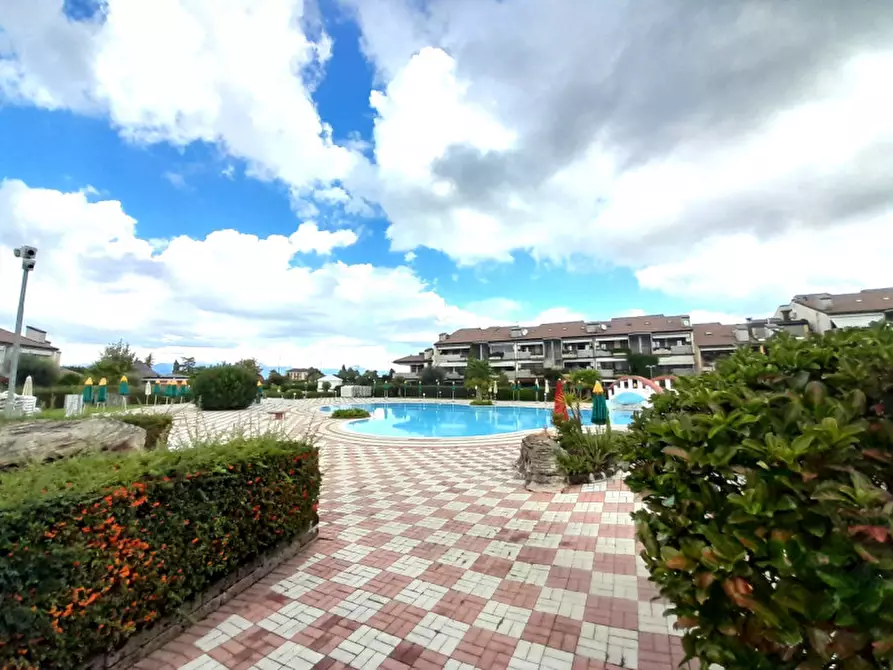 Immagine 18 di Appartamento in vendita  in Via Giulio Cesare 2 a Desenzano Del Garda