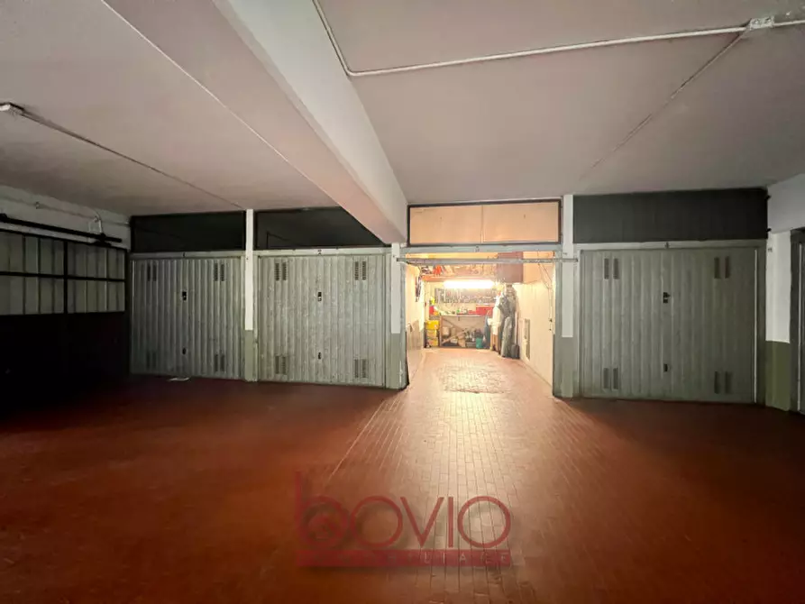Immagine 3 di Garage in vendita  in VIA SIRTORI 5 a Torino