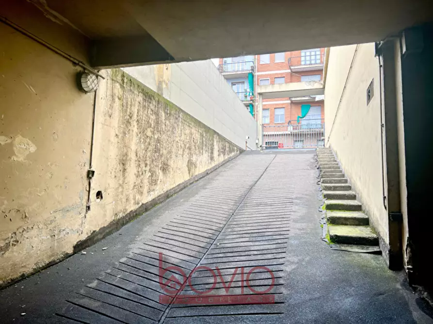Immagine 10 di Garage in vendita  in VIA SIRTORI 5 a Torino