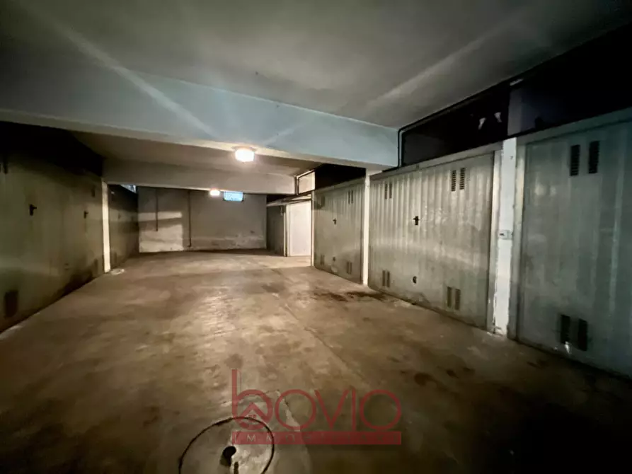 Immagine 11 di Garage in vendita  in VIA SIRTORI 5 a Torino