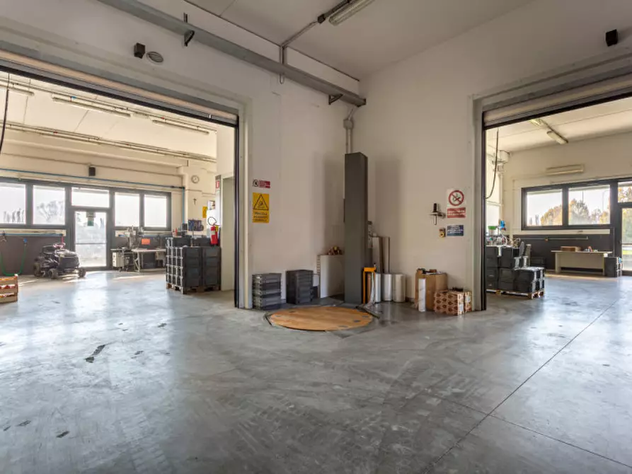 Immagine 5 di Capannone industriale in vendita  in Dosson di Casier a Casier