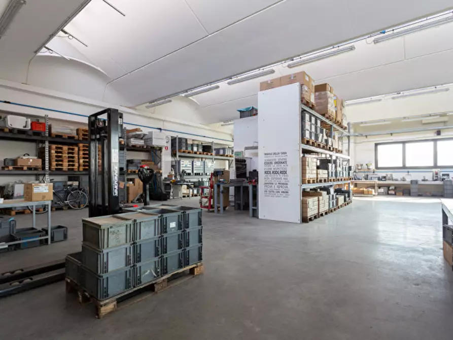 Immagine 9 di Capannone industriale in vendita  in Dosson di Casier a Casier