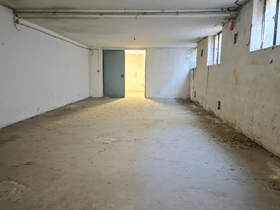 Immagine 5 di Magazzino in vendita  in Via Giuseppe Di Vittorio, 11 a Terni