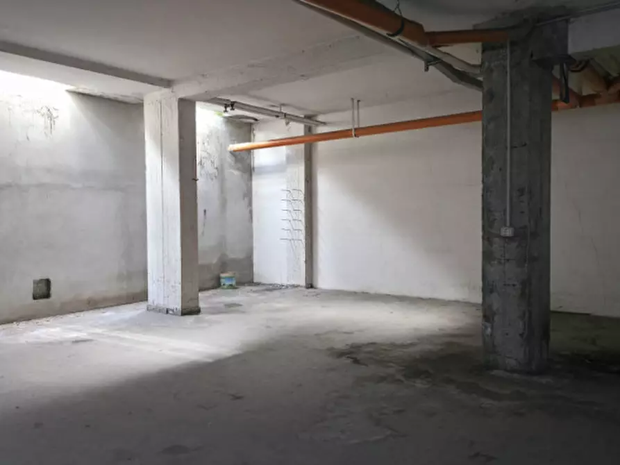 Immagine 6 di Magazzino in vendita  in Via Giuseppe Di Vittorio, 11 a Terni