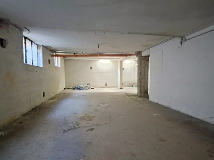 Immagine 7 di Magazzino in vendita  in Via Giuseppe Di Vittorio, 11 a Terni