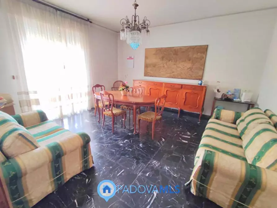 Immagine 1 di Appartamento in vendita  in Via Giovanni Pascoli a Padova