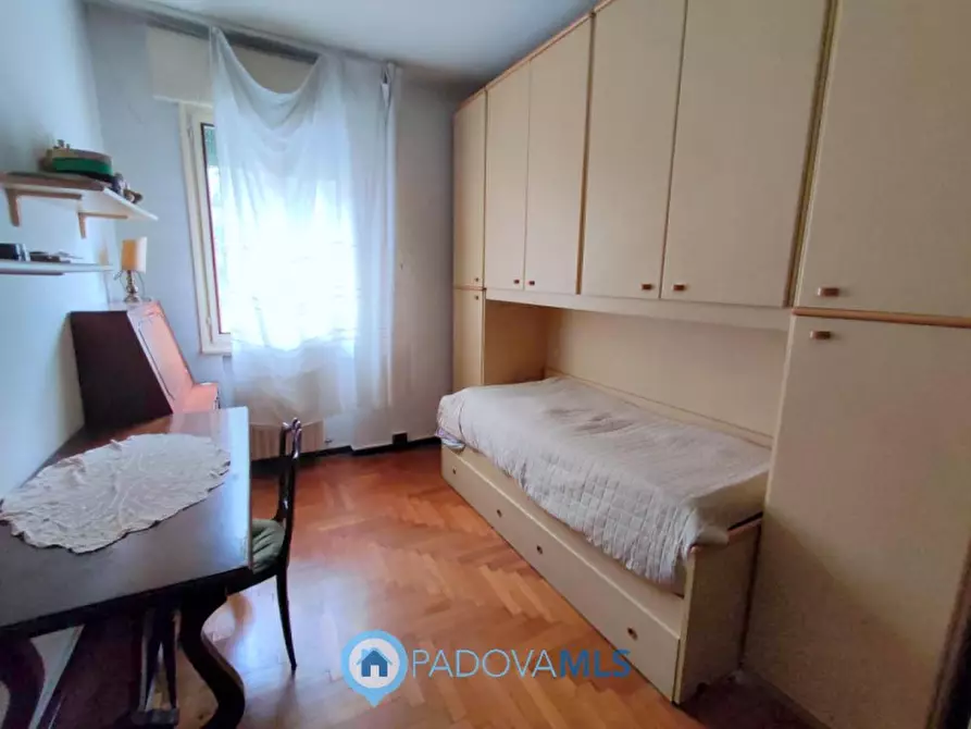 Immagine 10 di Appartamento in vendita  in Via Giovanni Pascoli a Padova