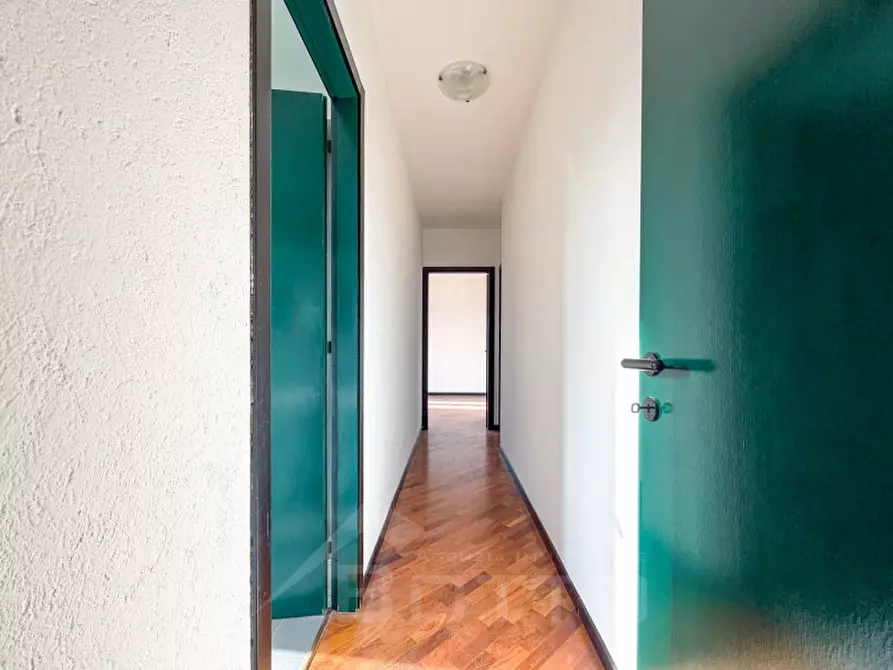 Immagine 11 di Appartamento in vendita  in Via scardini 5 a Cesara