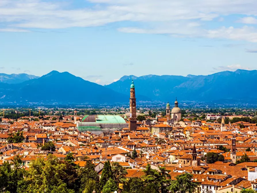 Immagine 1 di Casa indipendente in vendita  in Contrà Chiesa Santa Caterina a Vicenza