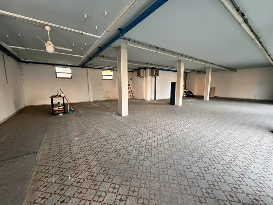 Immagine 4 di Negozio in vendita  in via placido zurla,13 a Legnago