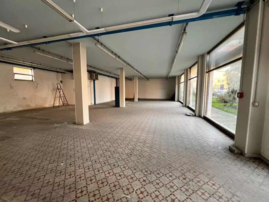 Immagine 5 di Negozio in vendita  in via placido zurla,13 a Legnago