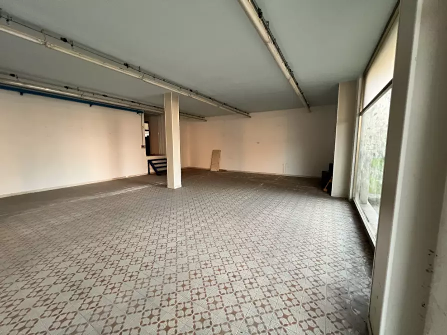 Immagine 9 di Negozio in vendita  in via placido zurla,13 a Legnago
