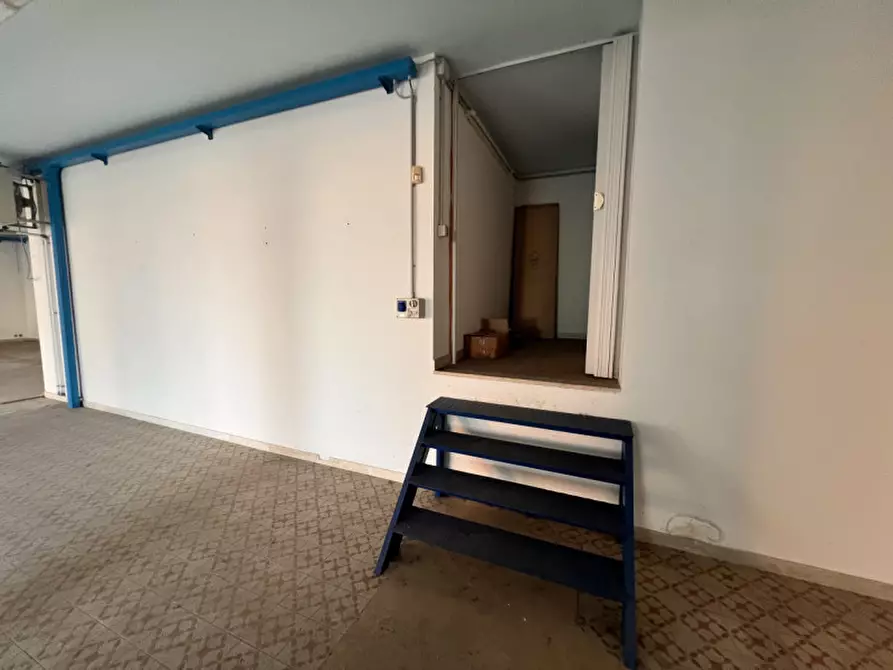 Immagine 12 di Negozio in vendita  in via placido zurla,13 a Legnago