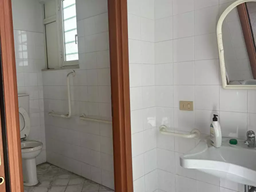 Immagine 4 di Ufficio in vendita  in Via Venti Settembre a Milazzo