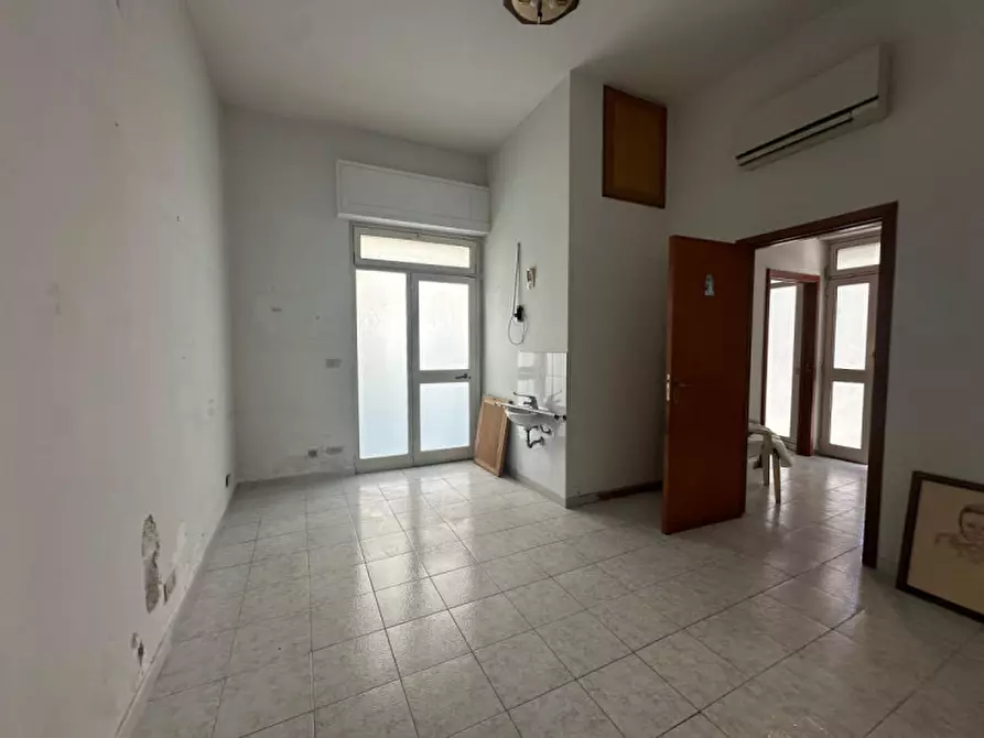 Immagine 5 di Ufficio in vendita  in Via Venti Settembre a Milazzo