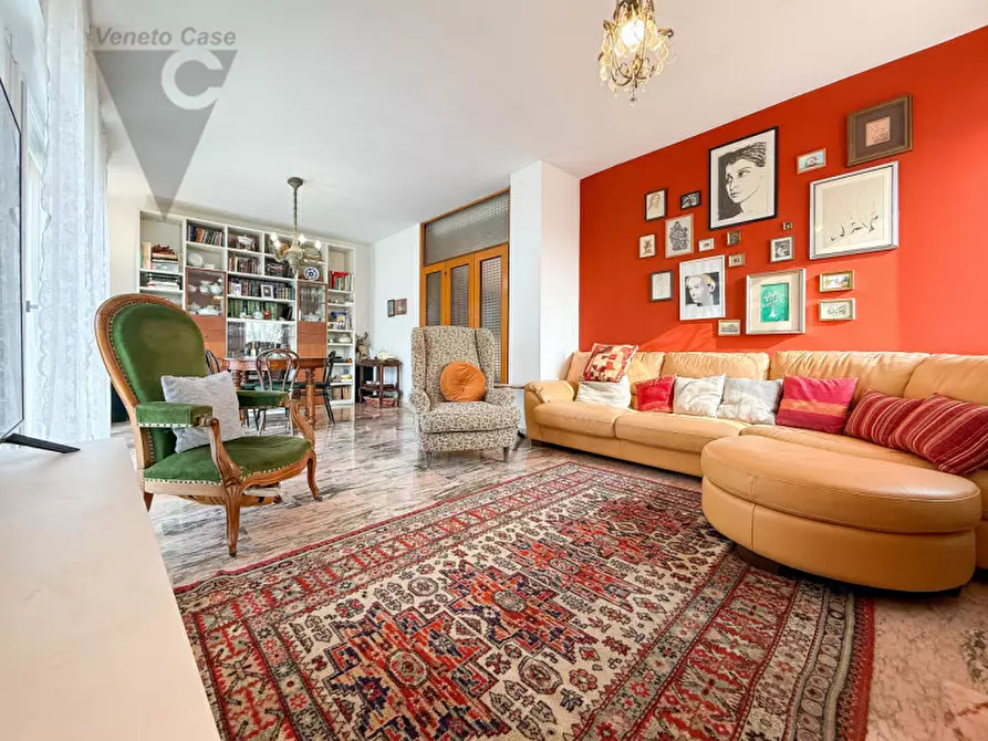 Immagine 1 di Appartamento in vendita  a Padova