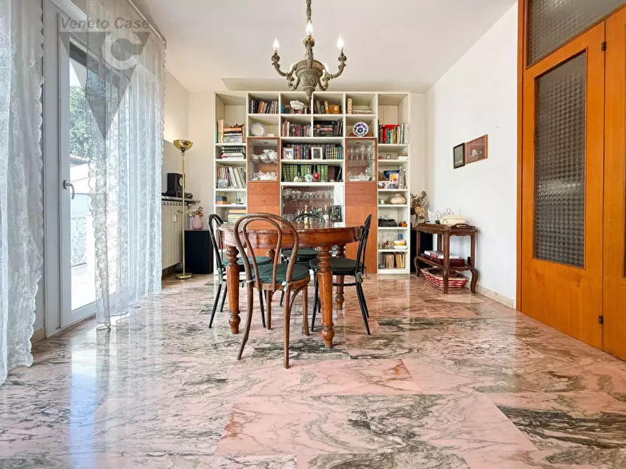 Immagine 5 di Appartamento in vendita  a Padova