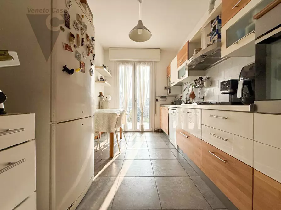 Immagine 11 di Appartamento in vendita  a Padova