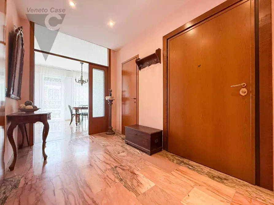 Immagine 15 di Appartamento in vendita  a Padova
