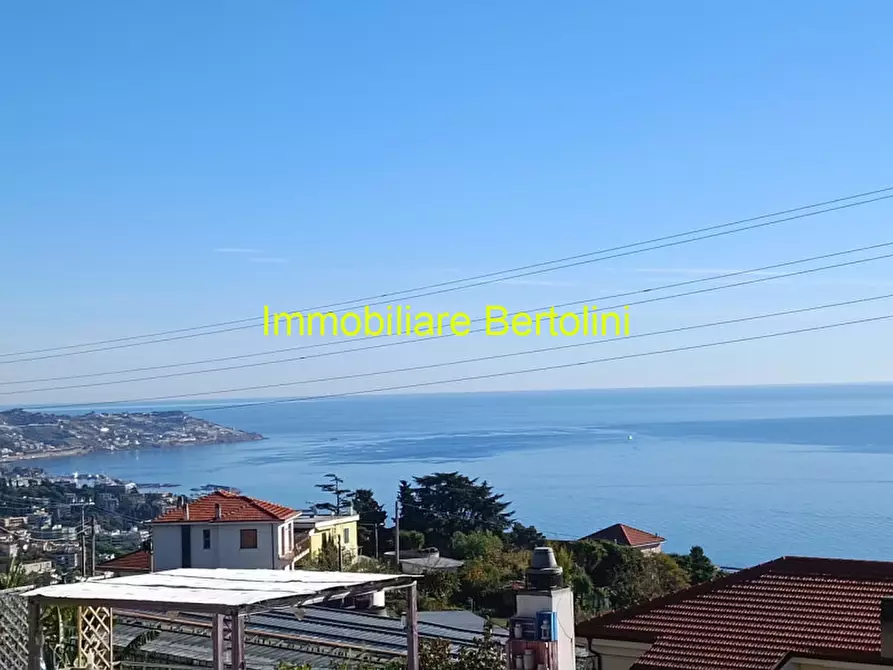 Immagine 2 di Villa in vendita  in ZONA OVEST a San Remo