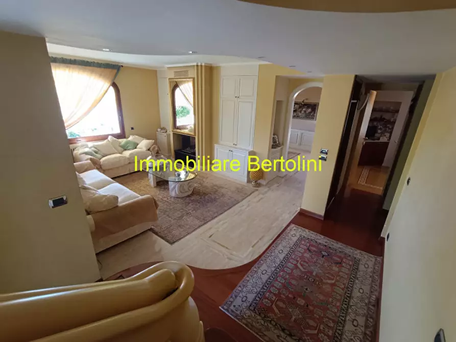 Immagine 4 di Villa in vendita  in ZONA OVEST a San Remo