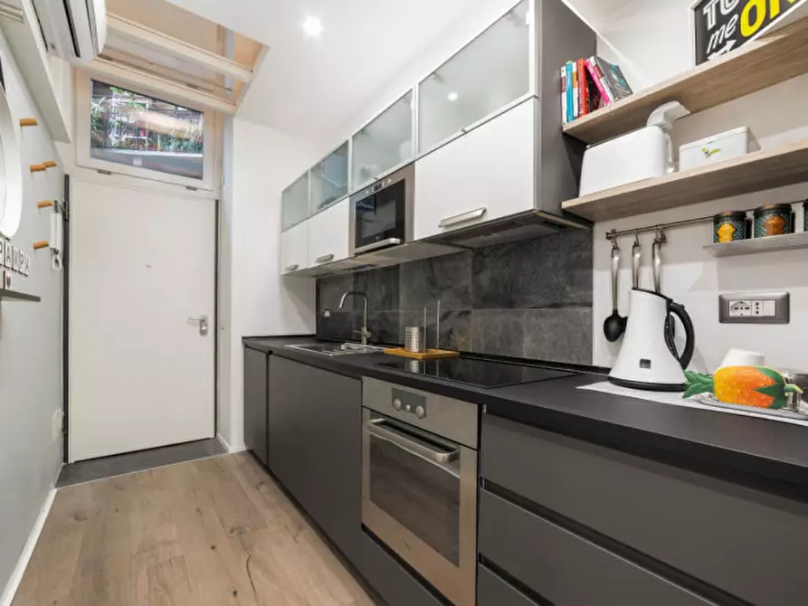 Immagine 5 di Appartamento in vendita  in Via degli Imbriani 1 a Milano