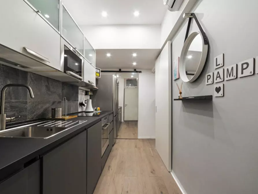 Immagine 6 di Appartamento in vendita  in Via degli Imbriani 1 a Milano